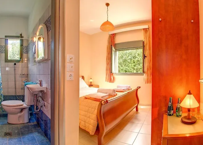 Villa Trapezaki Secret Garden