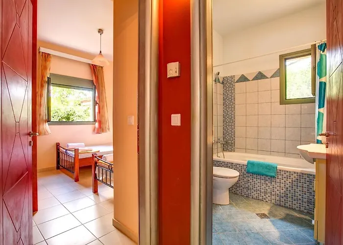 Vila Trapezaki Secret Garden *